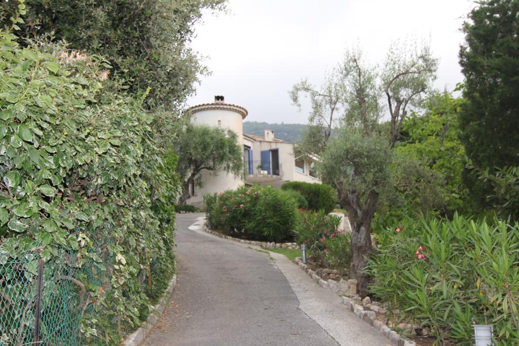 La Tourrette Bed & Breakfast Tourrettes-sur-Loup Bagian luar foto